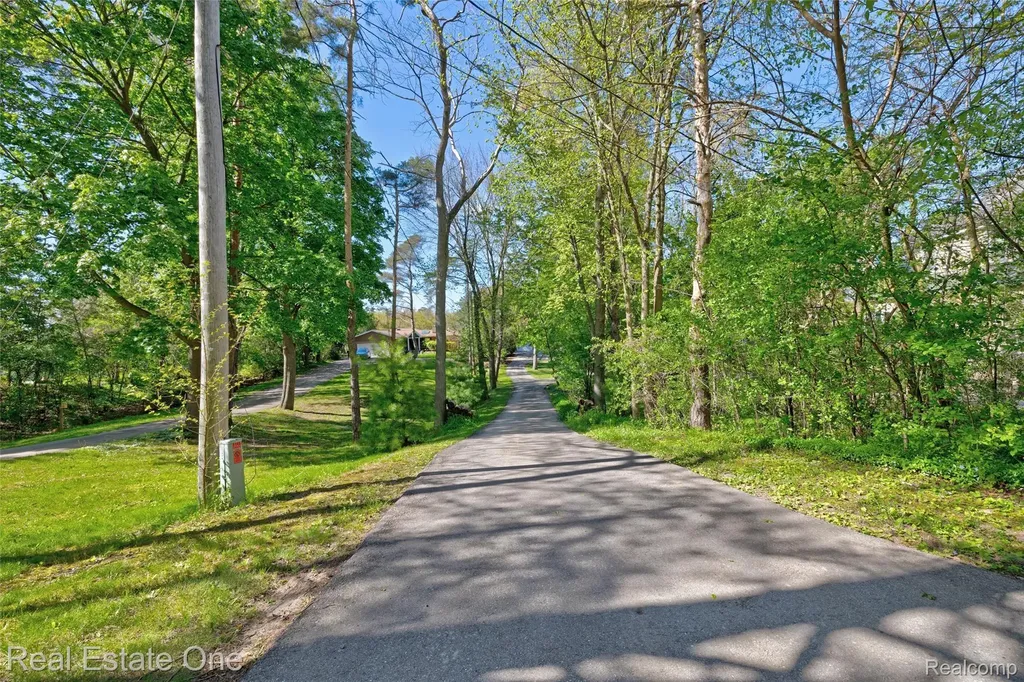 1140 Seneca Road Orion Charter Township MI 48362