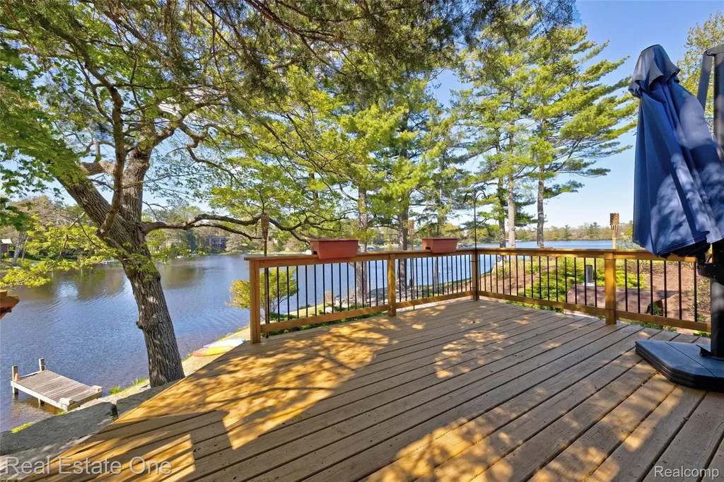 1140 Seneca Road Orion Charter Township MI 48362