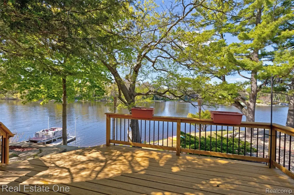 1140 Seneca Road Orion Charter Township MI 48362