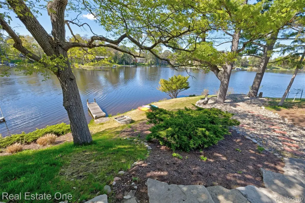 1140 Seneca Road Orion Charter Township MI 48362