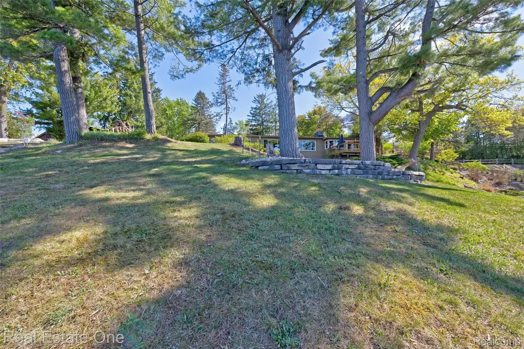 1140 Seneca Road Orion Charter Township MI 48362