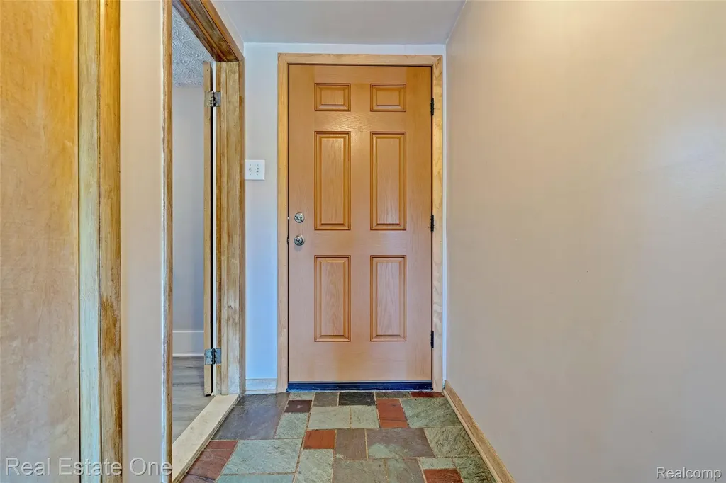 1140 Seneca Road Orion Charter Township MI 48362