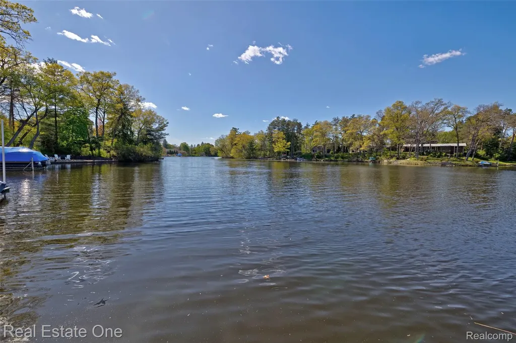 1140 Seneca Road Orion Charter Township MI 48362