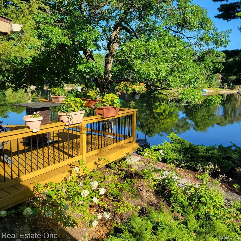 1140 Seneca Road Orion Charter Township MI 48362