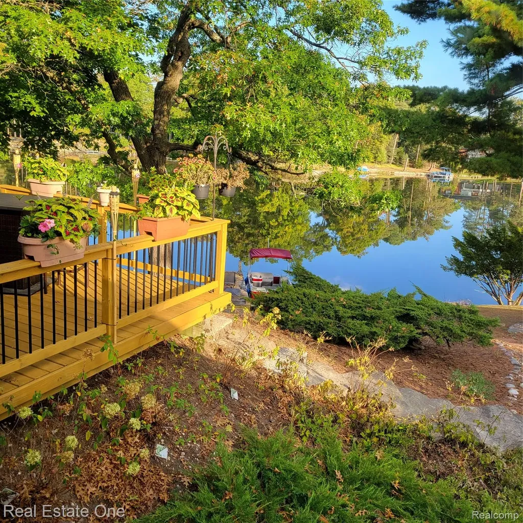 1140 Seneca Road Orion Charter Township MI 48362