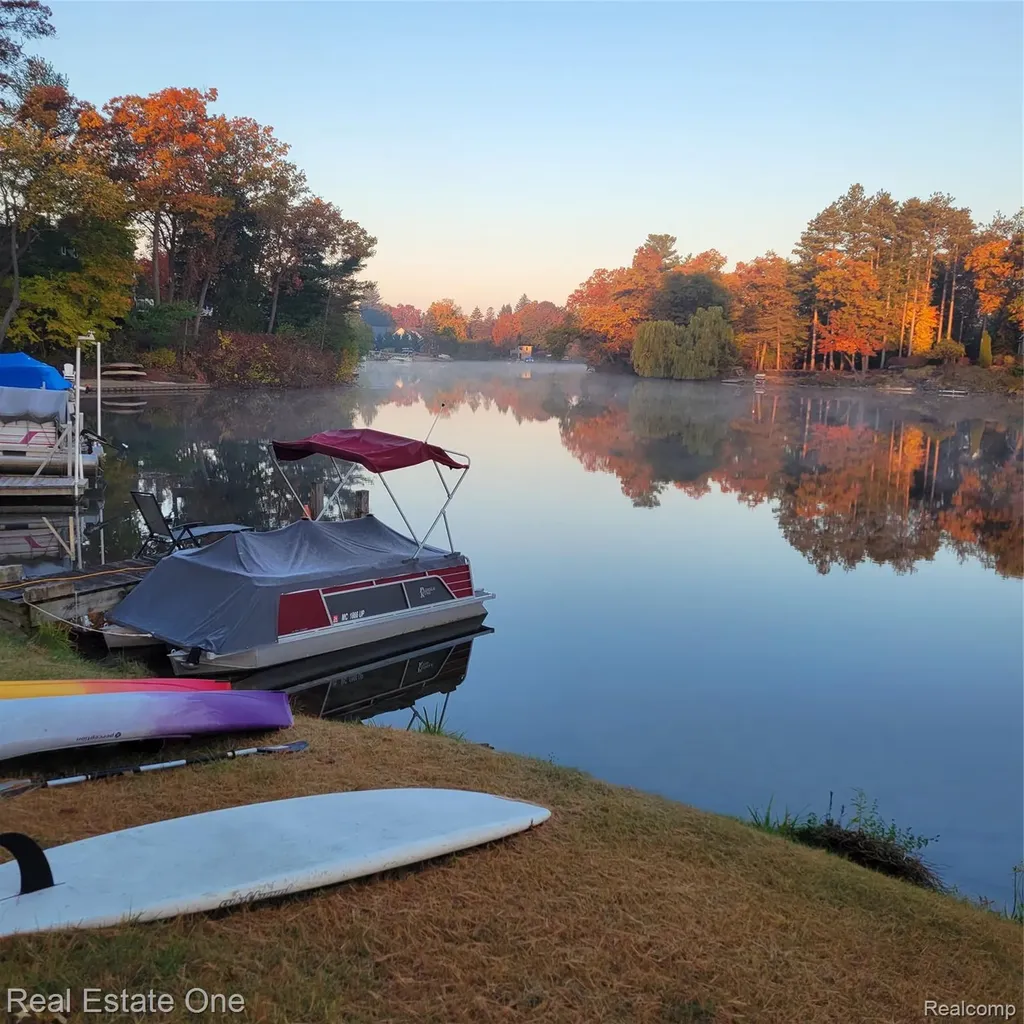 1140 Seneca Road Orion Charter Township MI 48362