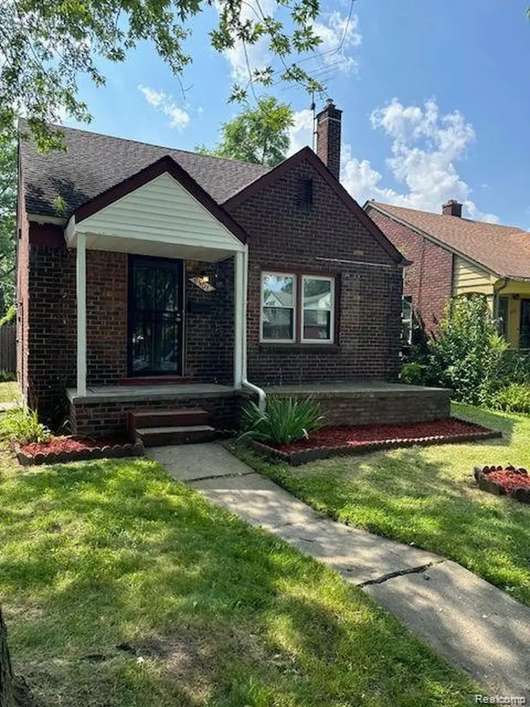 8501 Roselawn Street Detroit City MI 48204