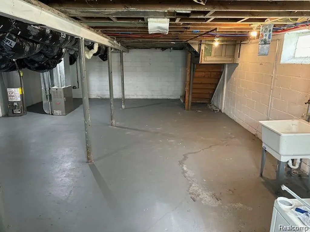 8501 Roselawn Street Detroit City MI 48204