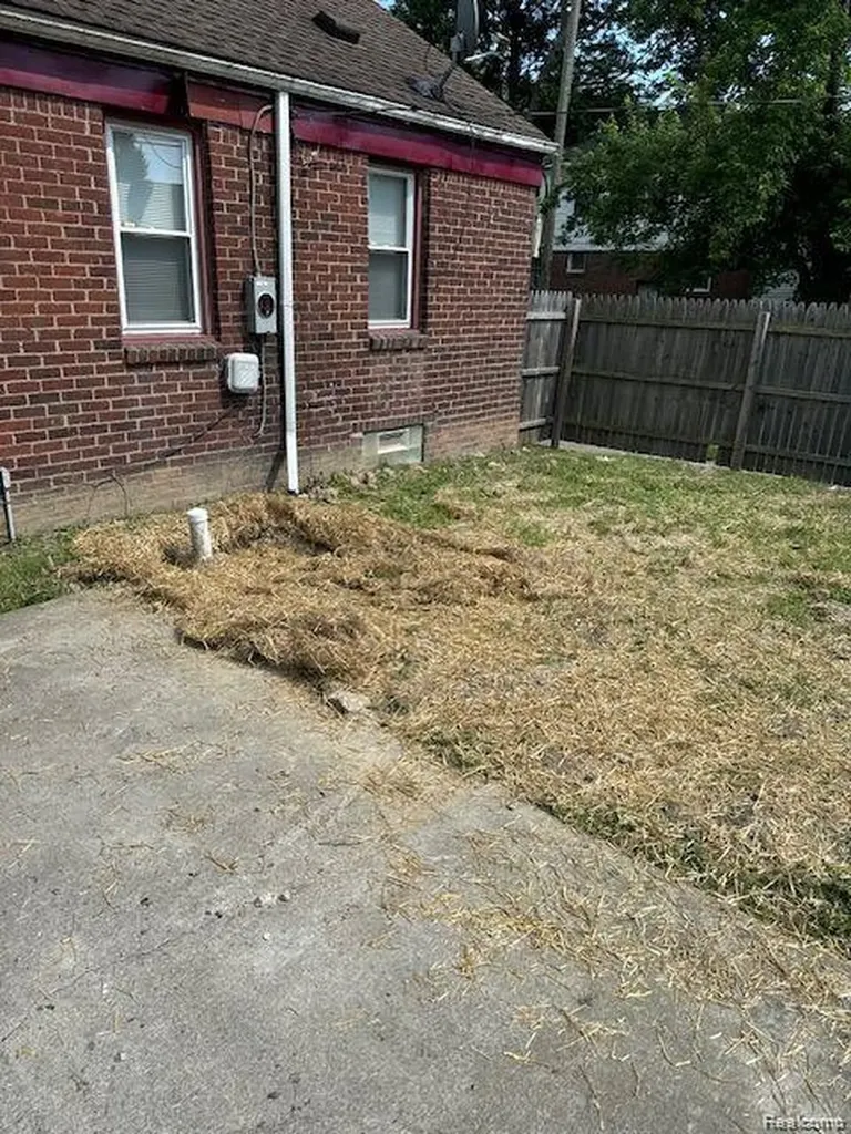 8501 Roselawn Street Detroit City MI 48204