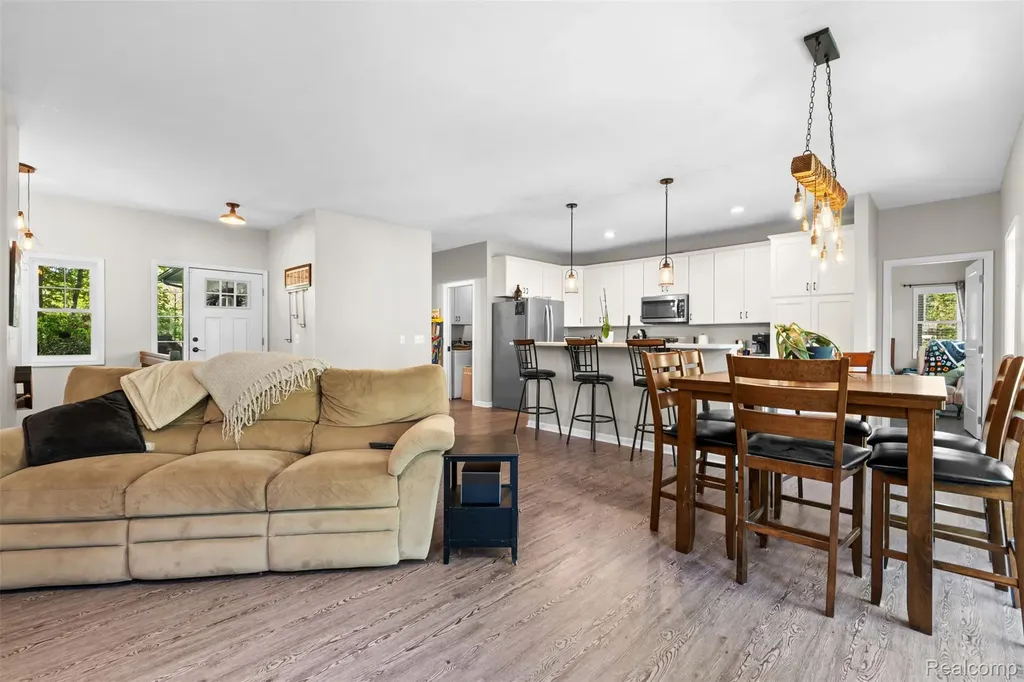 8306 Foster Road Springfield Charter Township MI 48346