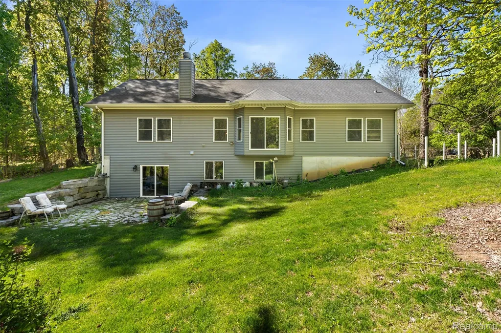 8306 Foster Road Springfield Charter Township MI 48346