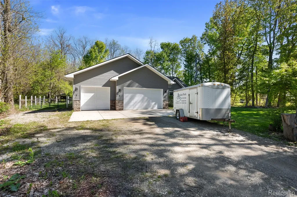 8306 Foster Road Springfield Charter Township MI 48346
