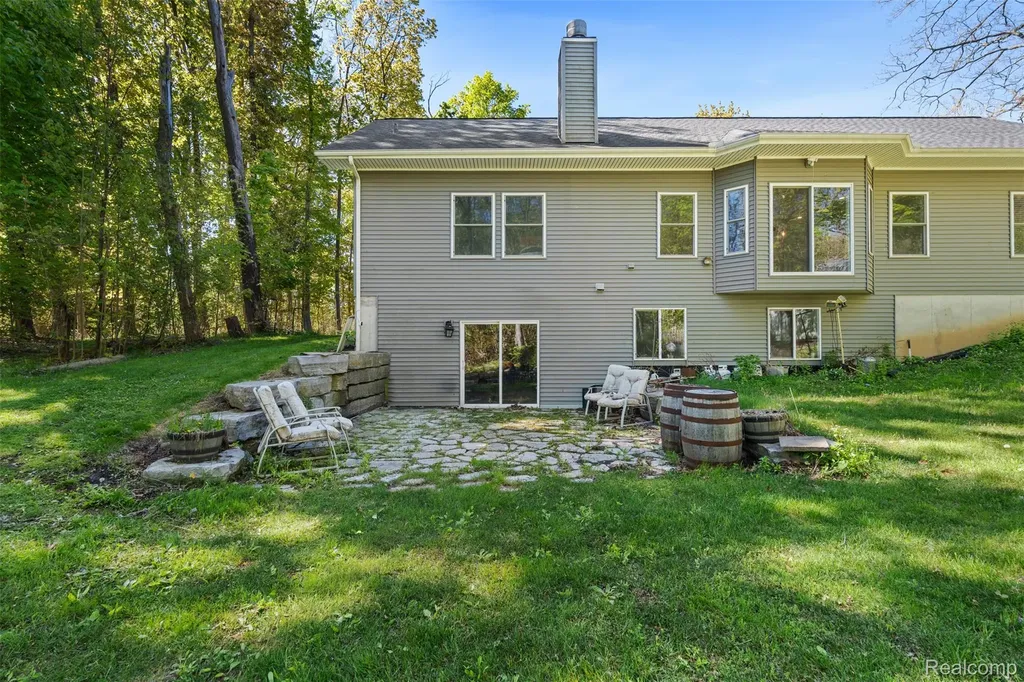 8306 Foster Road Springfield Charter Township MI 48346