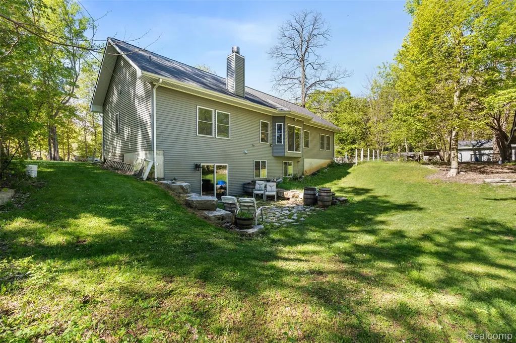 8306 Foster Road Springfield Charter Township MI 48346