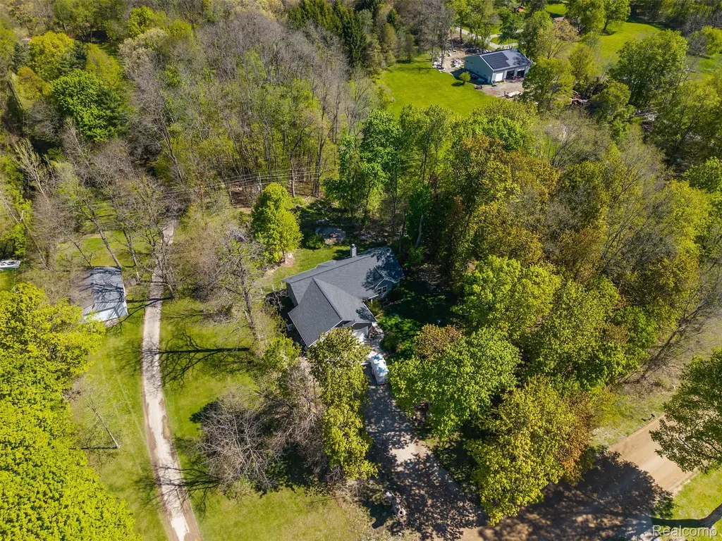 8306 Foster Road Springfield Charter Township MI 48346