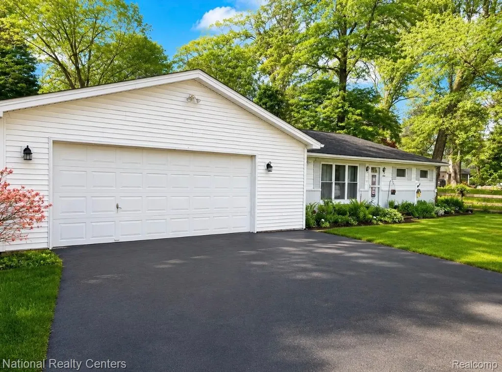 3137 Dean Road Bedford Township MI 48144