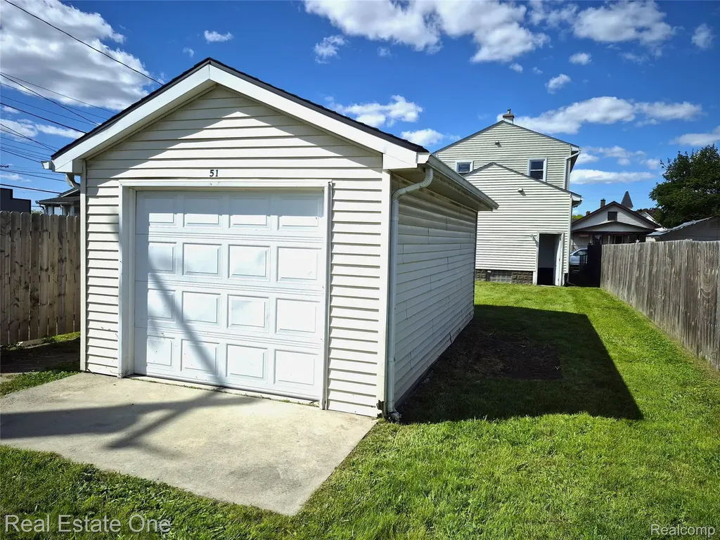 51 Elizabeth Street River Rouge City MI 48218