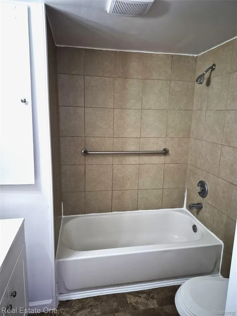 51 Elizabeth Street River Rouge City MI 48218
