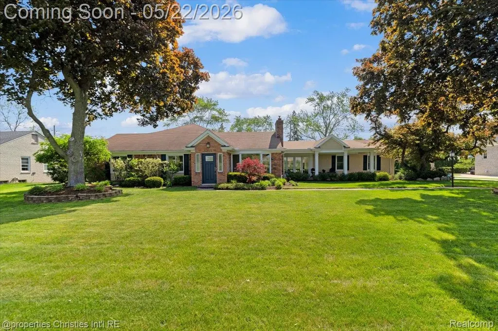 6225 Golfview Drive Bloomfield Charter Township MI 48301