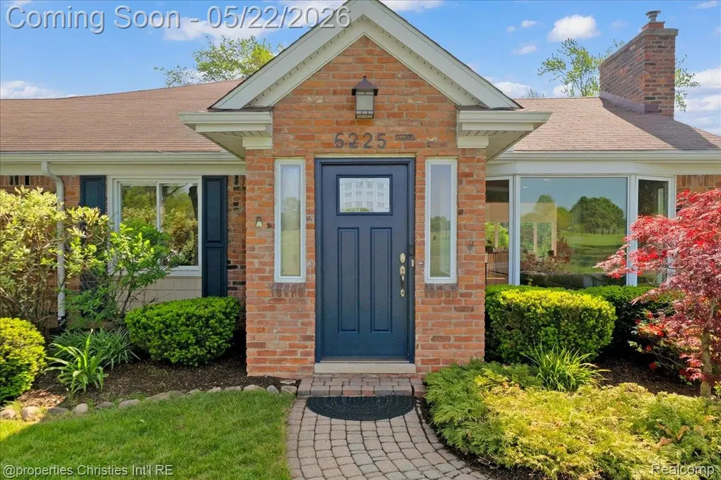 6225 Golfview Drive Bloomfield Charter Township MI 48301