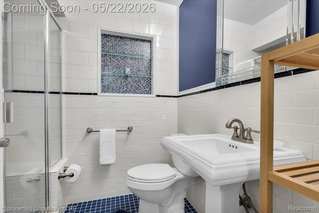 6225 Golfview Drive Bloomfield Charter Township MI 48301