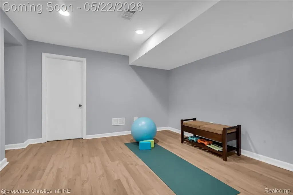 6225 Golfview Drive Bloomfield Charter Township MI 48301