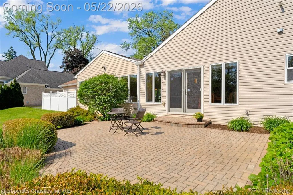 6225 Golfview Drive Bloomfield Charter Township MI 48301