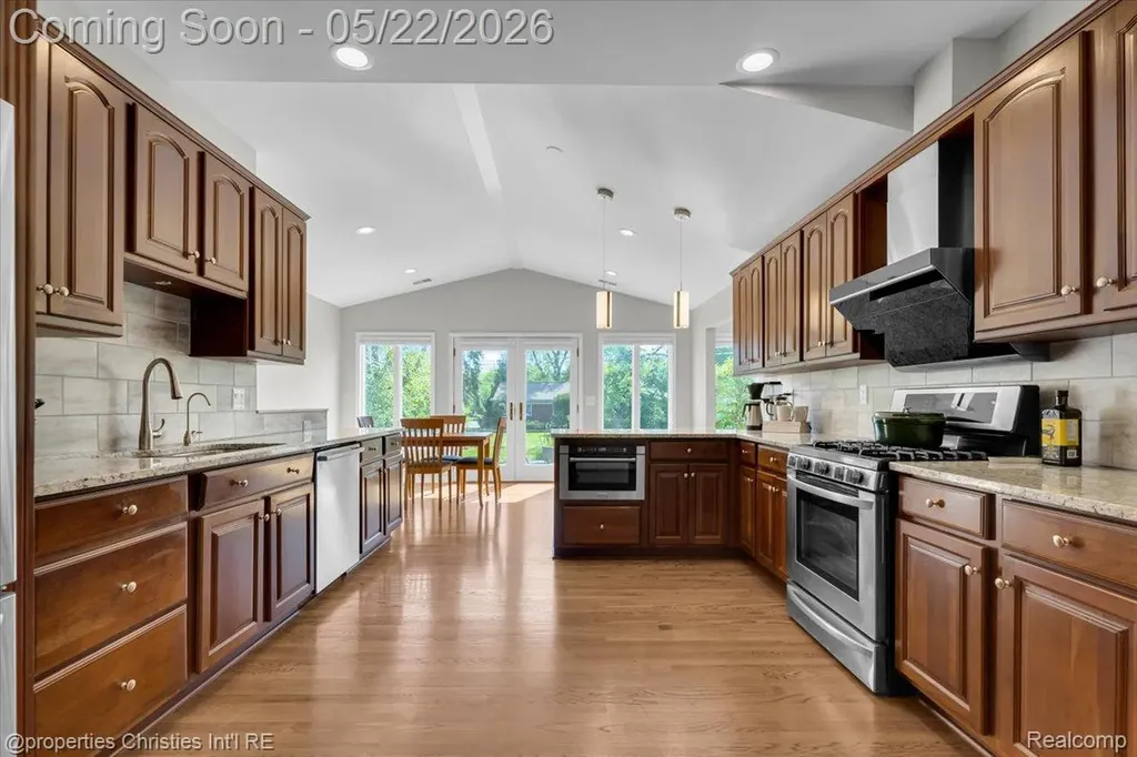 6225 Golfview Drive Bloomfield Charter Township MI 48301