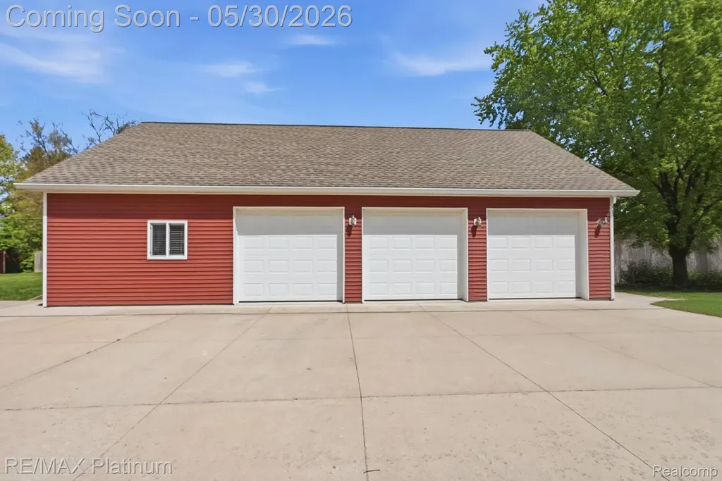 11025 Hamburg Road Hamburg Township MI 48189