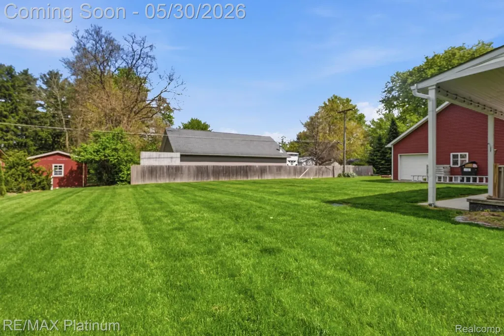 11025 Hamburg Road Hamburg Township MI 48189