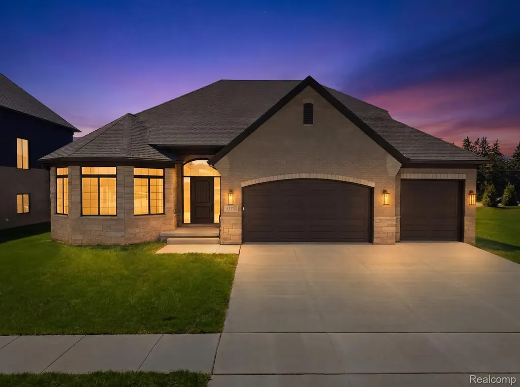 53731 Addington Drive Macomb Township MI 48042