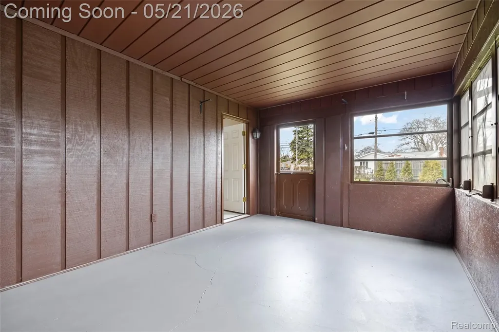 36436 Center Court Wayne City MI 48184
