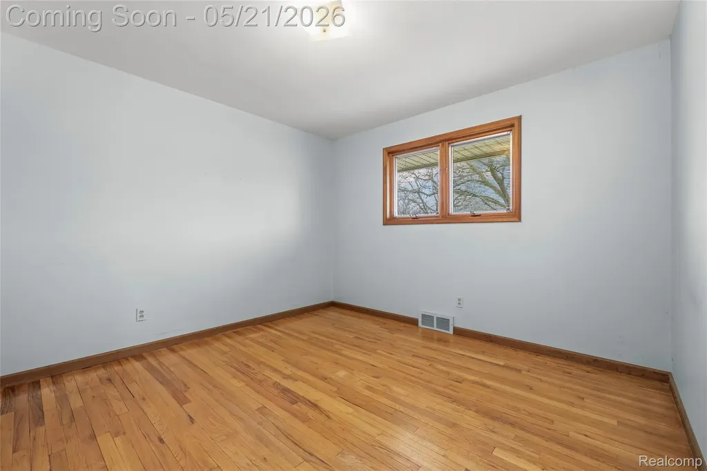36436 Center Court Wayne City MI 48184