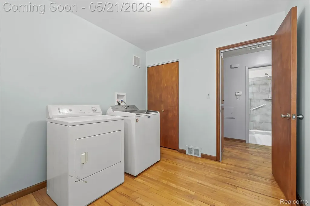 36436 Center Court Wayne City MI 48184