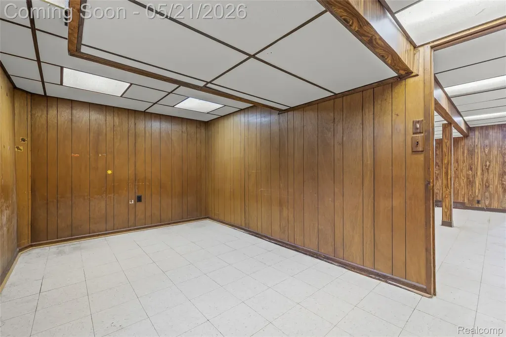 36436 Center Court Wayne City MI 48184