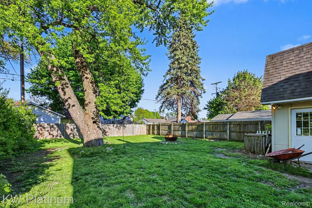 1418 21st Street Port Huron City MI 48060
