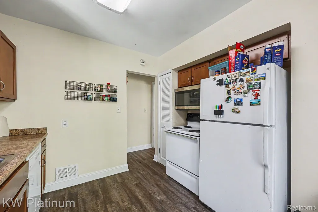 1418 21st Street Port Huron City MI 48060