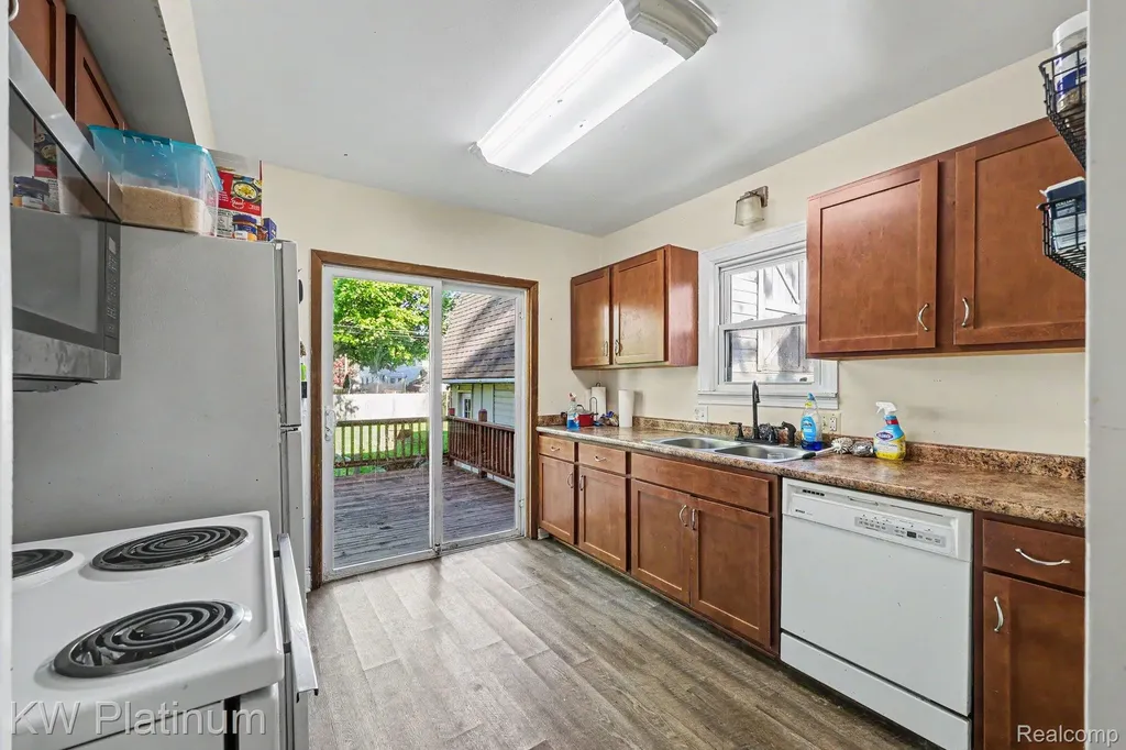 1418 21st Street Port Huron City MI 48060