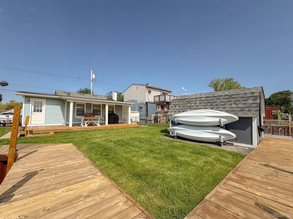 37884 Maplehill Street Harrison Charter Township MI 48045