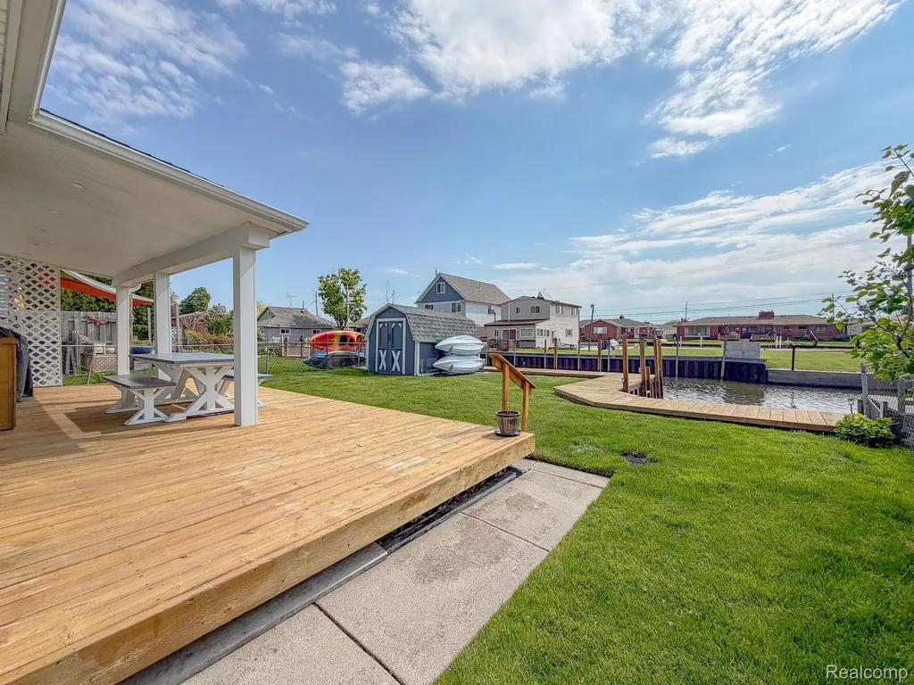 37884 Maplehill Street Harrison Charter Township MI 48045