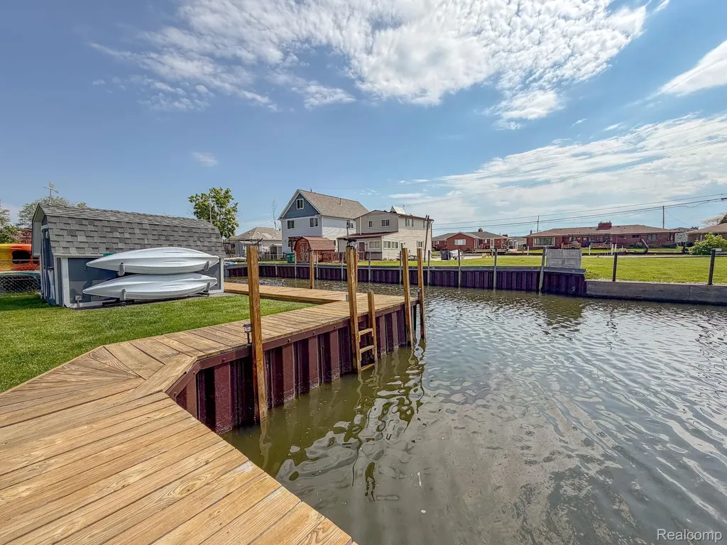 37884 Maplehill Street Harrison Charter Township MI 48045