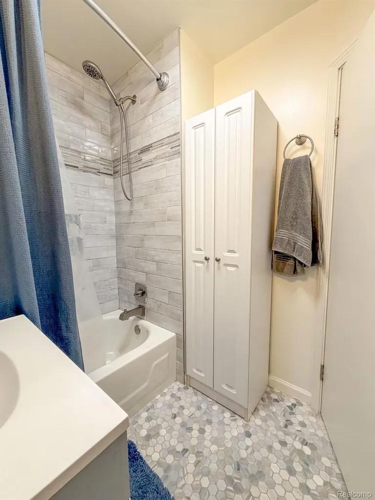 37884 Maplehill Street Harrison Charter Township MI 48045
