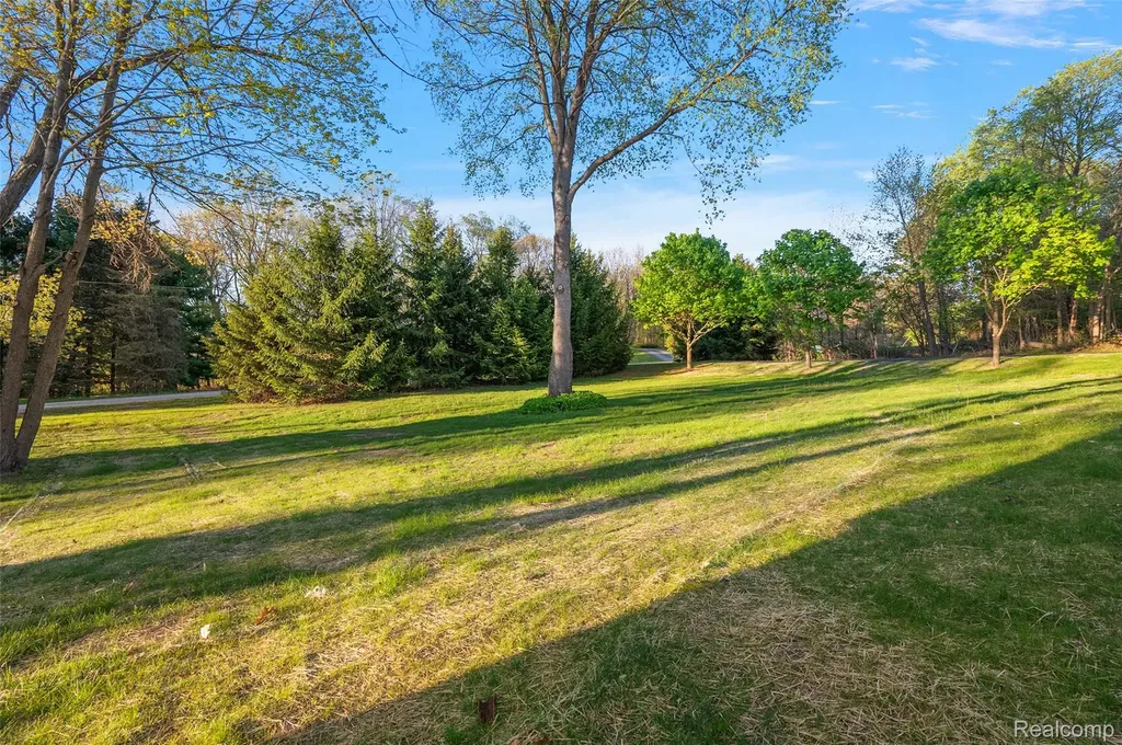 1585 Houghton Trail Groveland Township MI 48462