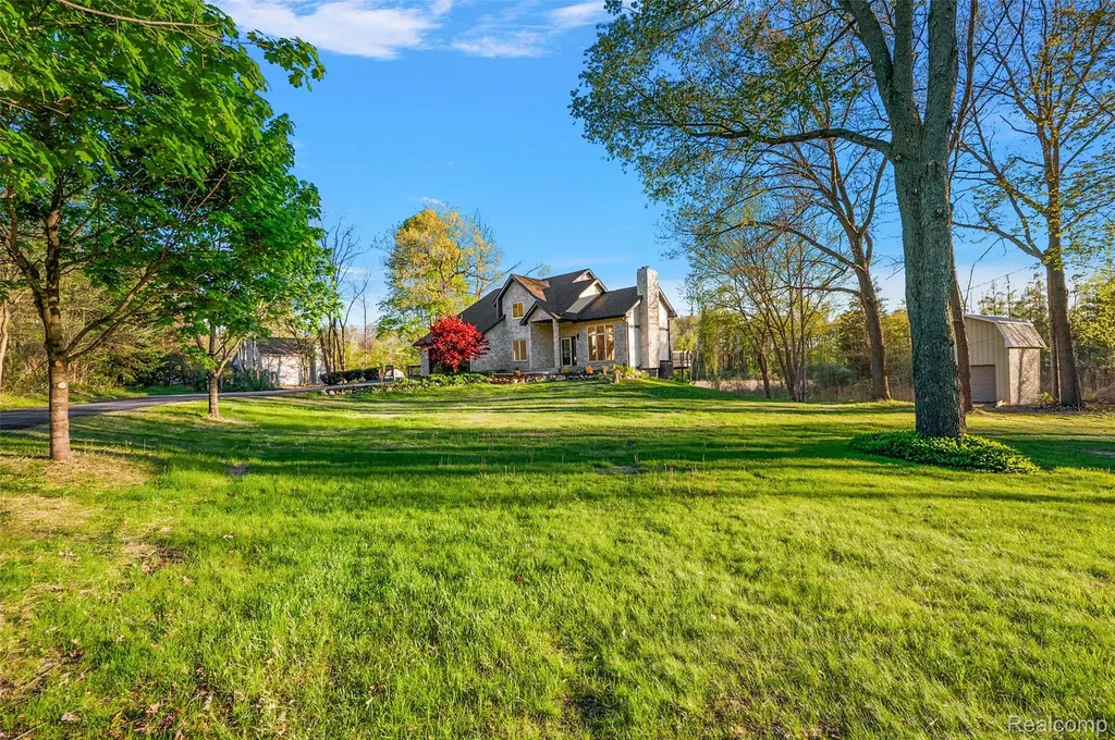1585 Houghton Trail Groveland Township MI 48462