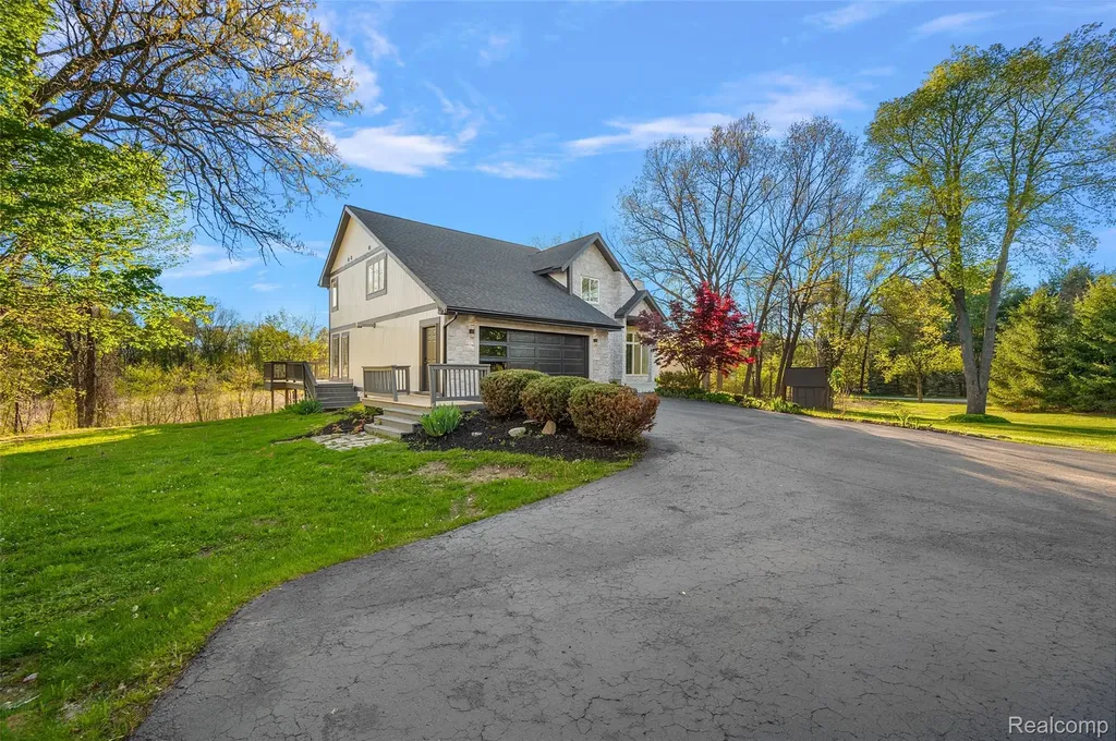 1585 Houghton Trail Groveland Township MI 48462