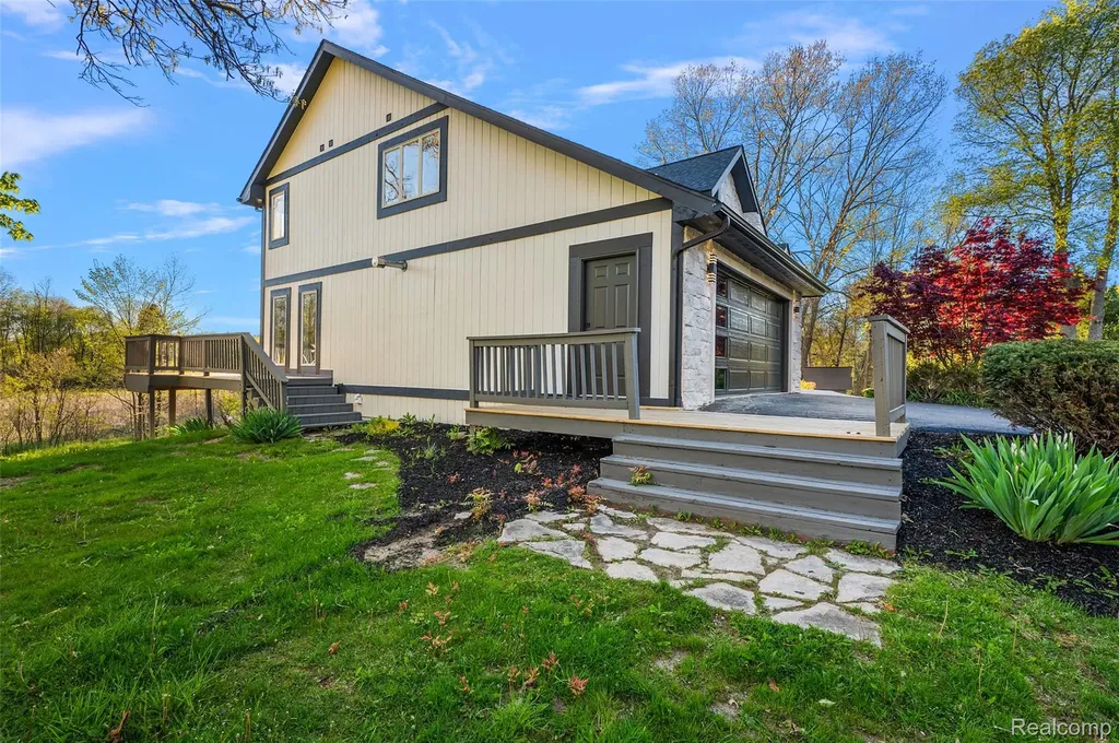 1585 Houghton Trail Groveland Township MI 48462