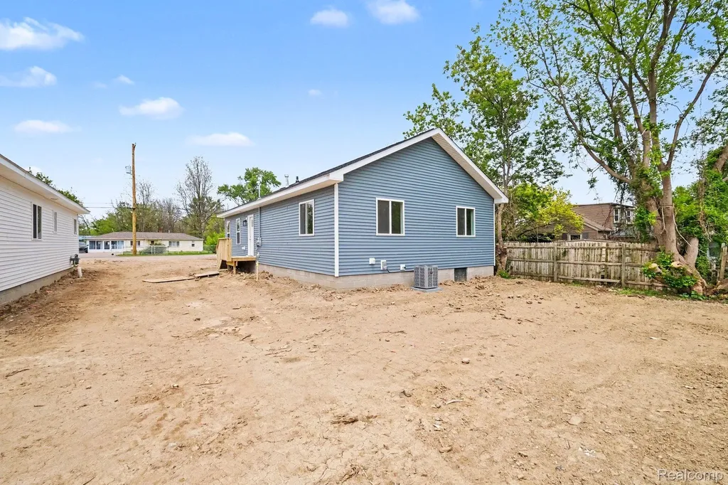 6056 Pearl Street Burton City MI 48509