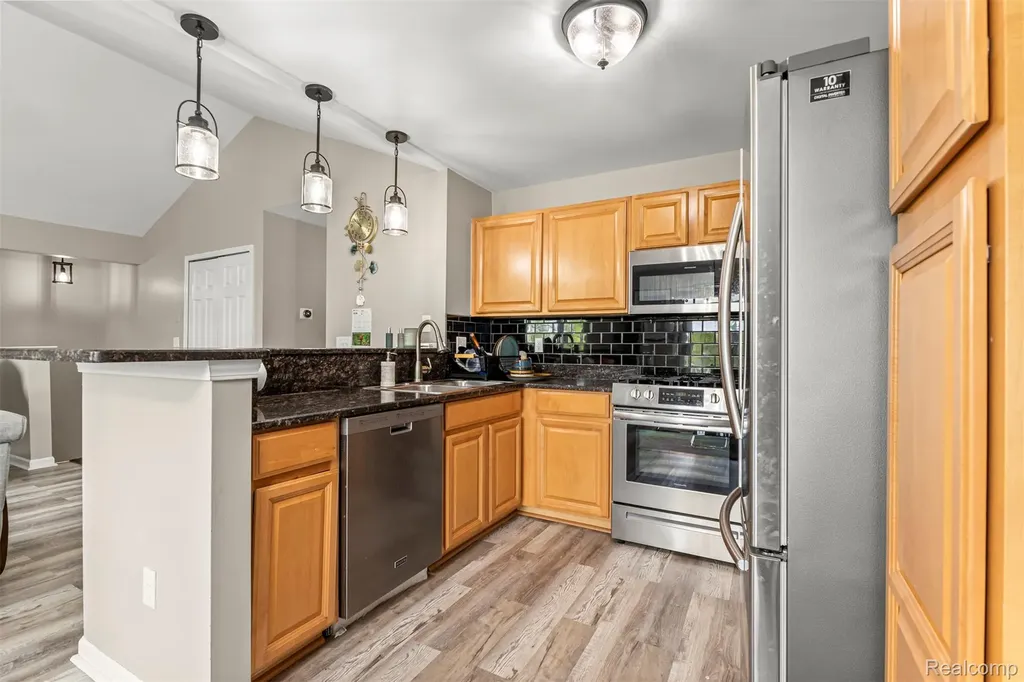 16015 Morningside Northville Township MI 48168