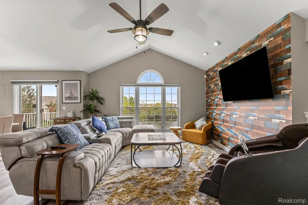16015 Morningside Northville Township MI 48168