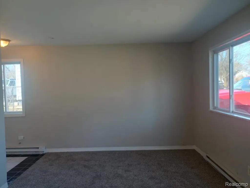 735 Emerson Avenue Pontiac City MI 48340